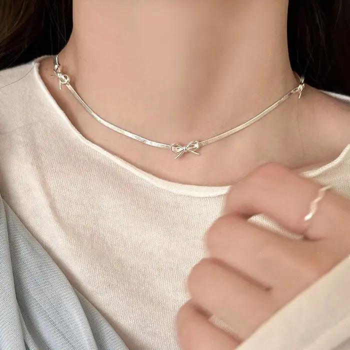 Collier à nœud minimaliste en argent sterling 925