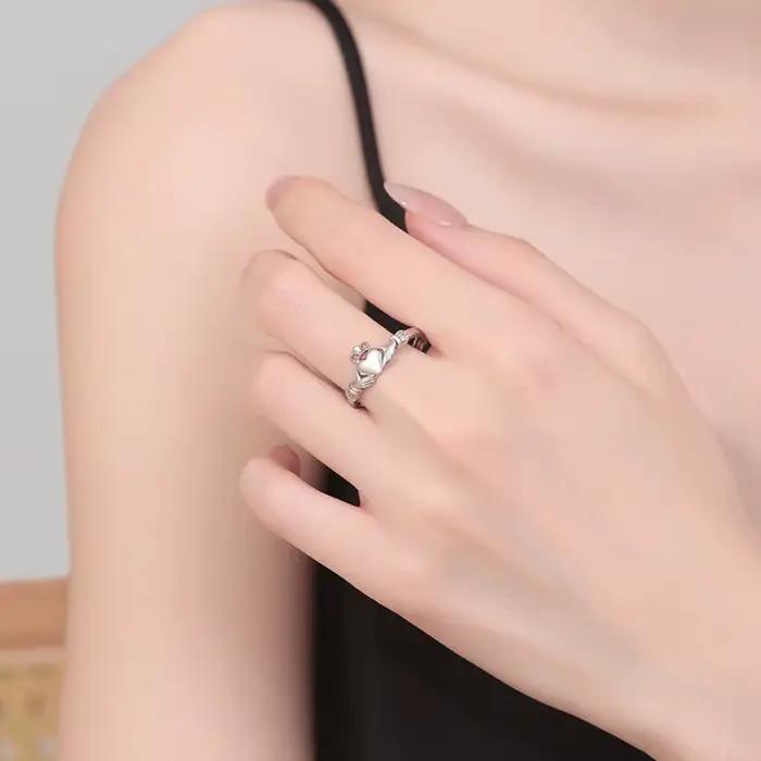 Bagues de promesse ajustables Claddagh Couronne Mains vers le Cœur