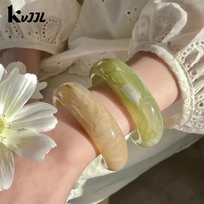 Bracelet manchette bohème en acrylique géométrique pour femme 2024