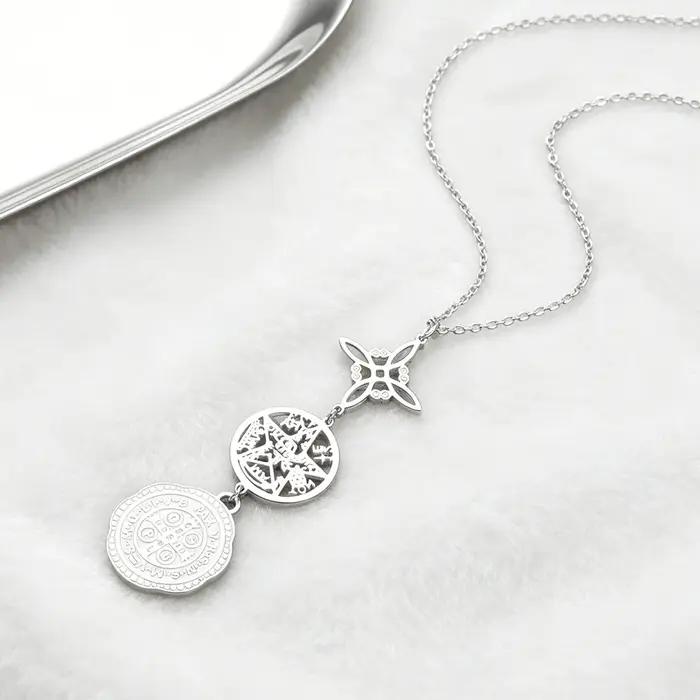 Collier triple protection avec nœud de sorcière