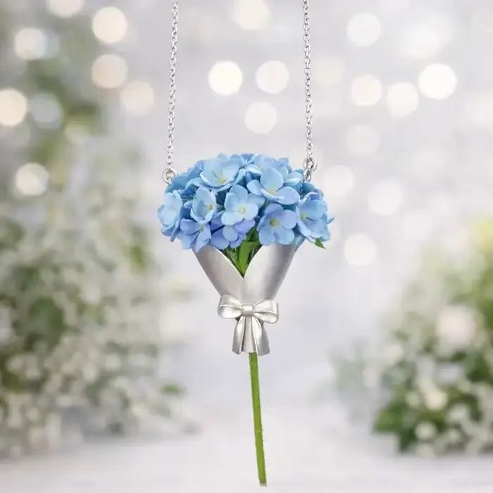 Collier pendentif élégant en forme de bouquet de fleurs pour femme