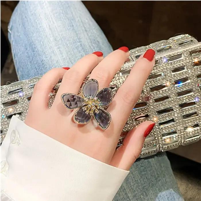 Bague en cristal de fleur de biscuits mignonne et romantique ajustable pour femmes et filles occasions spéciales comme mariages et anniversaires