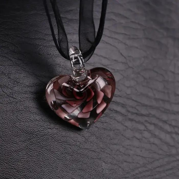 Collier Cadeau avec Ruban Incrusté, Pendentif Fleur, Pendentif Cœur en Verre