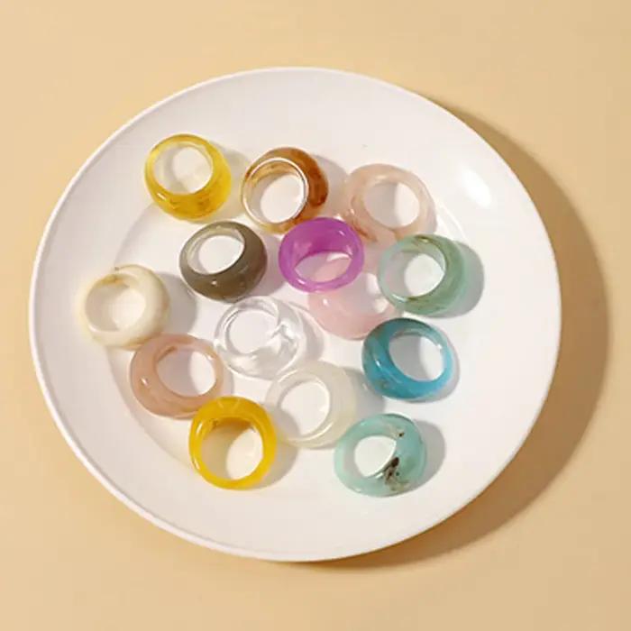 Grandes bagues rondes en résine acrylique pour femmes