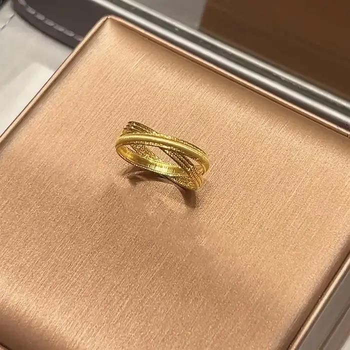 Bague géométrique plaquée or brossée classique pour femmes occasions spéciales mariage quotidien