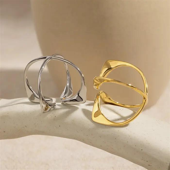 Bagues en forme de trèfle croisé uniques pour femmes
