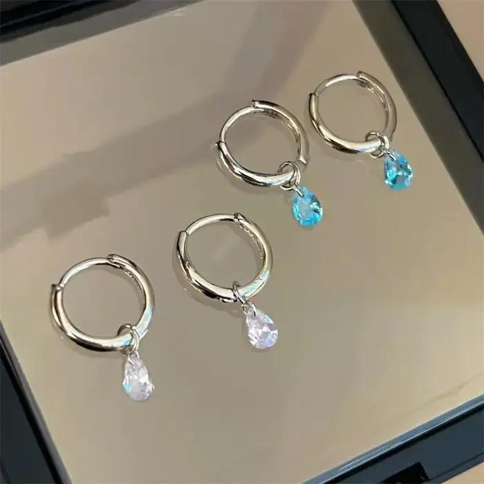 Boucles d'oreilles en forme de goutte de rosée minimalistes et élégantes pour femmes occasions spéciales et quotidienne