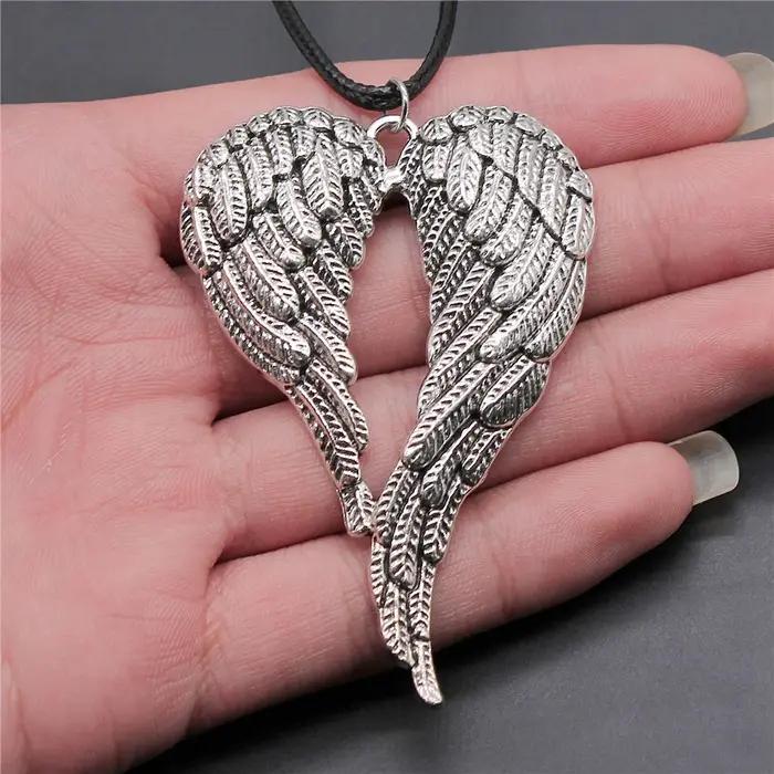 Collier en Faux Cuir Noir avec Double Ailes d'Ange