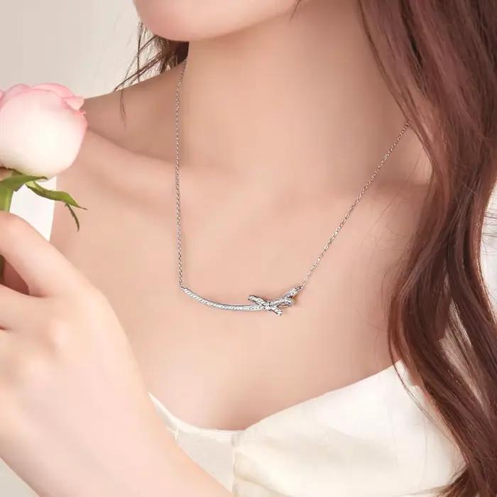 Collier en argent sterling 925 serti de moissanite nœud élégant pour femmes occasions spéciales bijoux de luxe certifiés