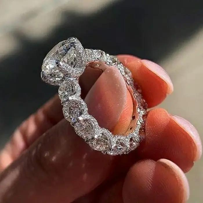 Bague de fiançailles vintage élégante en zircone blanche et placage d'argent pour femmes, alliance de mariage, bijou de doigt pour célébrer l'engagement