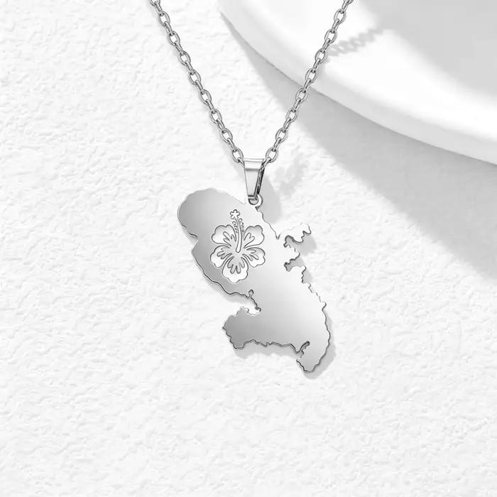 Collier Carte de la Martinique avec Fleur d'Hibiscus