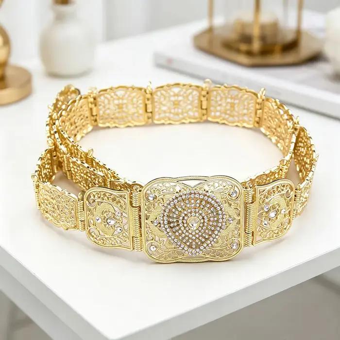 Chaîne de taille dorée pour femme