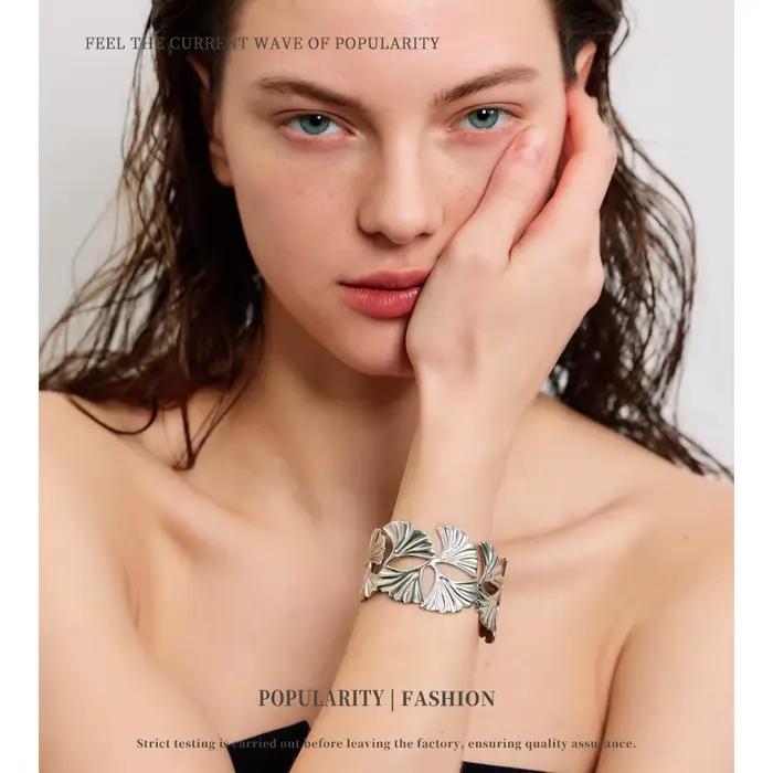 Bracelets en acier inoxydable design rétro moderne pour femmes occasions spéciales cadeaux de mode