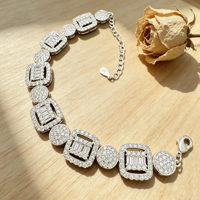 Bracelet tennis tendance en zircon carré et rond