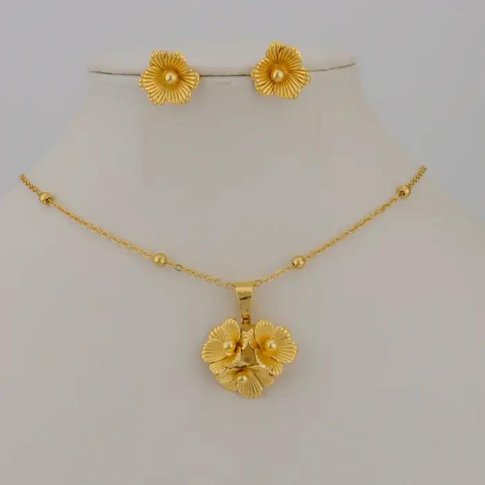 Parure de bijoux de luxe 2026 Dubaï : collier et boucles d'oreilles fleuris pour femme