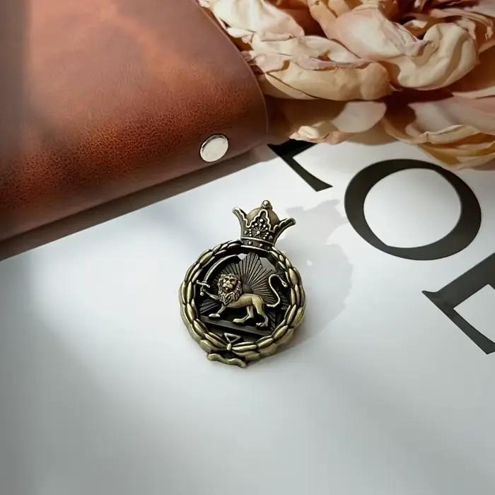 Broche couronne Lion en alliage Vintage, épingle à revers ronde pour hommes, Badge de costume, accessoire de bijoux classique
