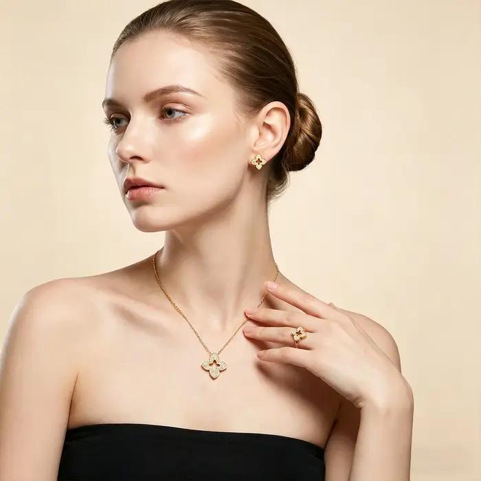 Ensemble de bijoux de luxe 4 pièces en forme de trèfle avec zirconiums cubiques - Collier