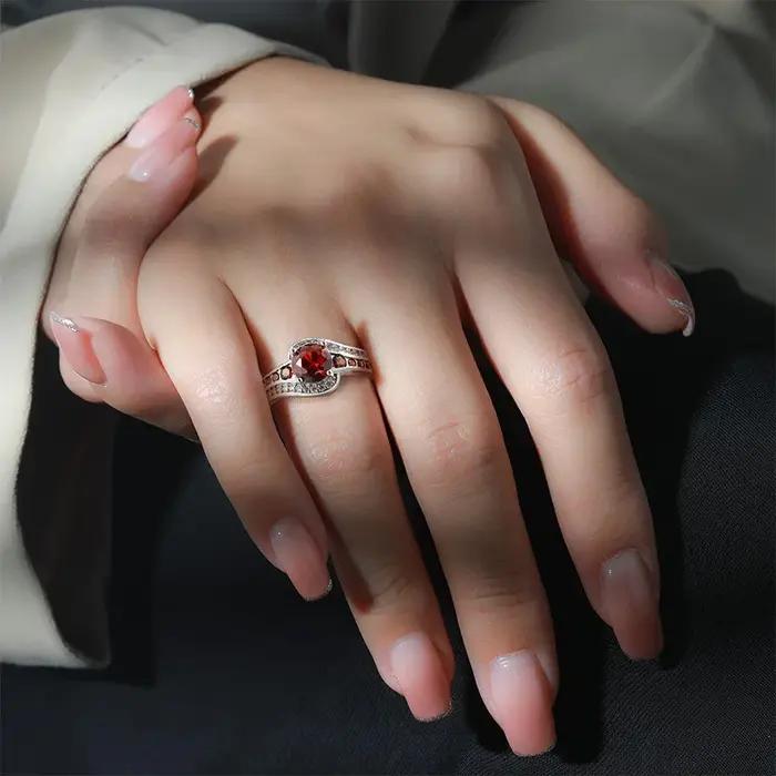 Bague simple et élégante en argent sterling 925 avec zircon rond et design géométrique