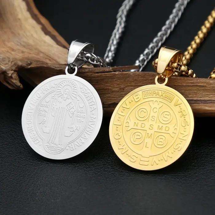 Collier pendentif Saint benoît catholique Vintage