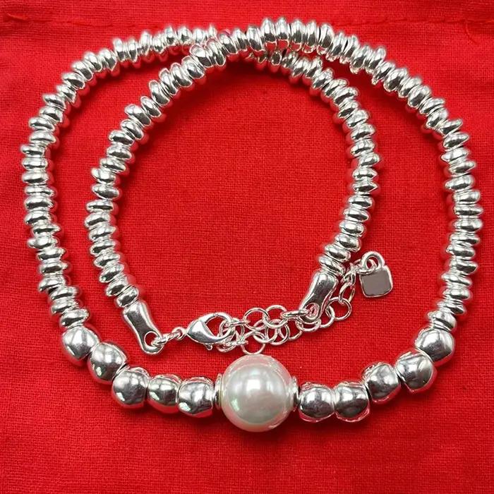 Ensemble de colliers espagnols faits à la main pour femmes avec variété de finitions métalliques occasions spéciales cadeau bijoux d'artisanat