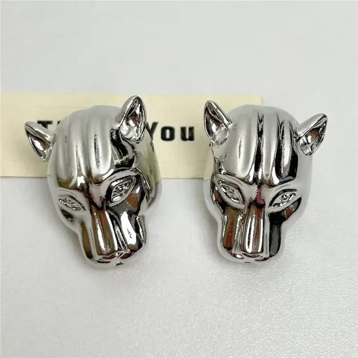 Boucles d'oreilles tête de léopard en émail rétro européen pour femmes