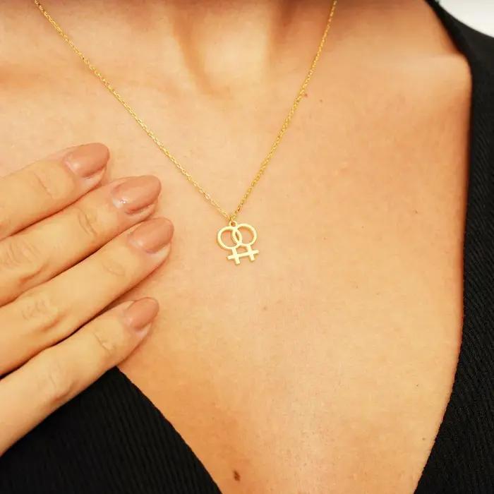 Collier en acier inoxydable double symbole de Vénus pour femmes et filles bijoux de fierté lesbienne ras du cou bijoux engagement polyvalent