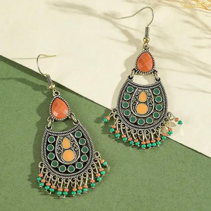 Boucles d'oreilles bohèmes vertes, vintage et géométriques, faites à la main, avec pompon en coton pour femmes, pour mariage, engagement, anniversaire et tous les jours