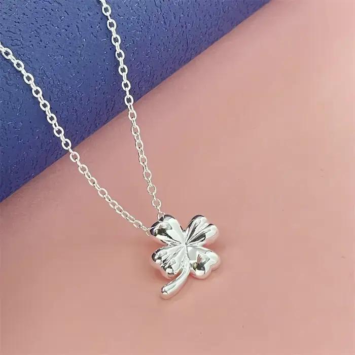 Collier pendentif petit trèfle à quatre feuilles en argent Sterling 925
