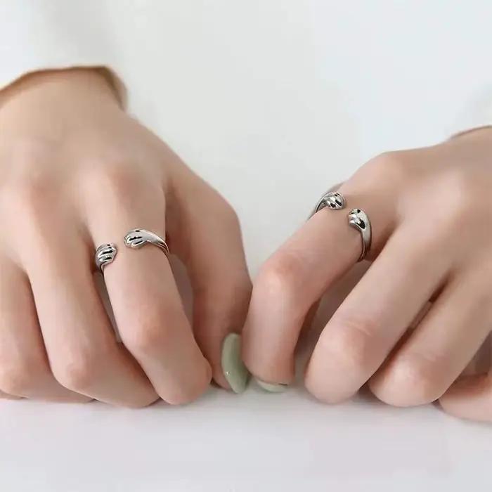 Bague Oreilles de Chat Rose Carillon Bague de Cocktail Femme Design Unique Avec Carillon Pour Soirées Spéciales