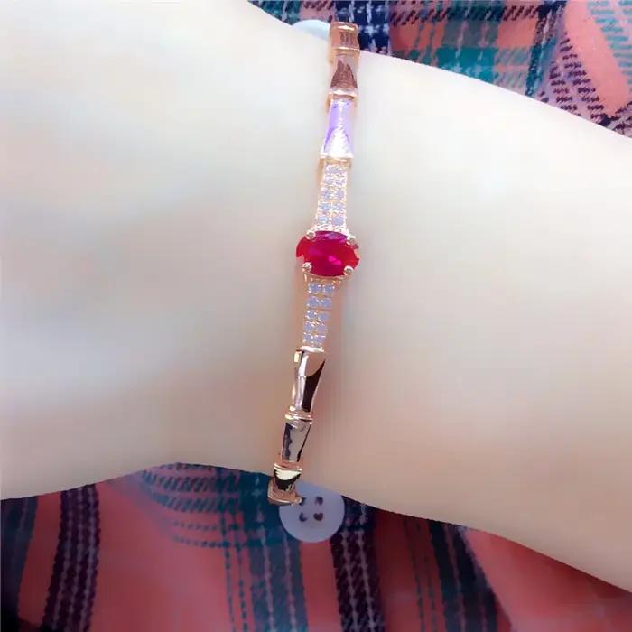 Bracelet Rubis en Cristal Incrusté d'Or Rose 14 Carats Bracelet de Manchette Élégant Pour Femme Occasions Spéciales