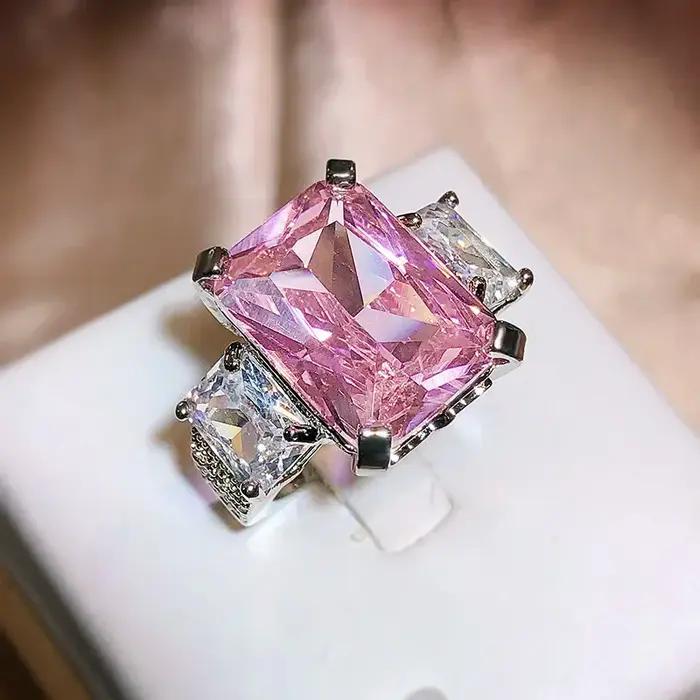 Bague en cristal rose grand carré 5A pour femme - Bijou Bohème de soirée pour occasions spéciales anniversaires et célébrations