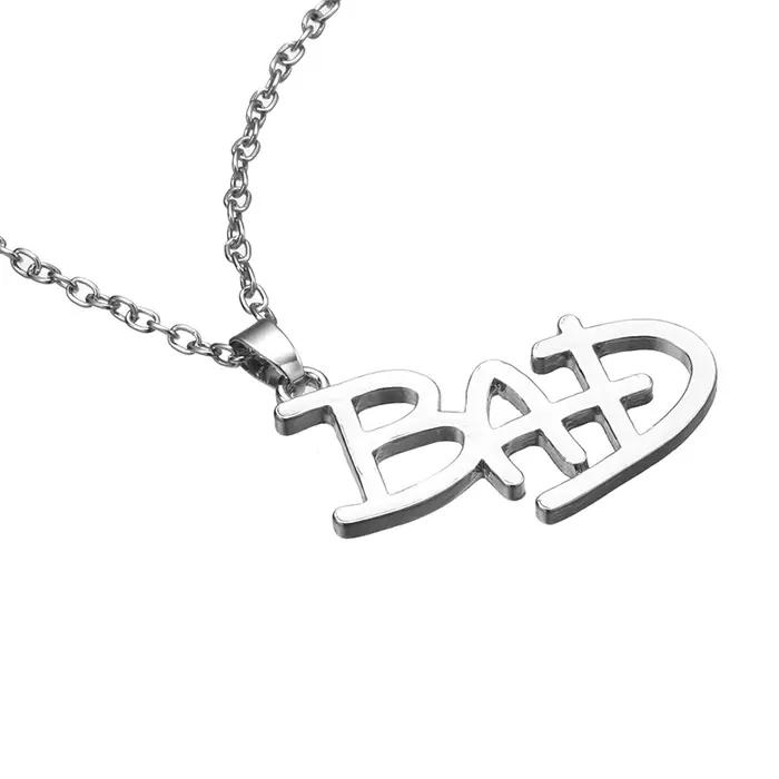 Collier Michael Jackson BAD, Pendentif MJ Classique Rock Roll Intemporel, Bijou Punk Tendance, Cadeau pour Hommes et Femmes