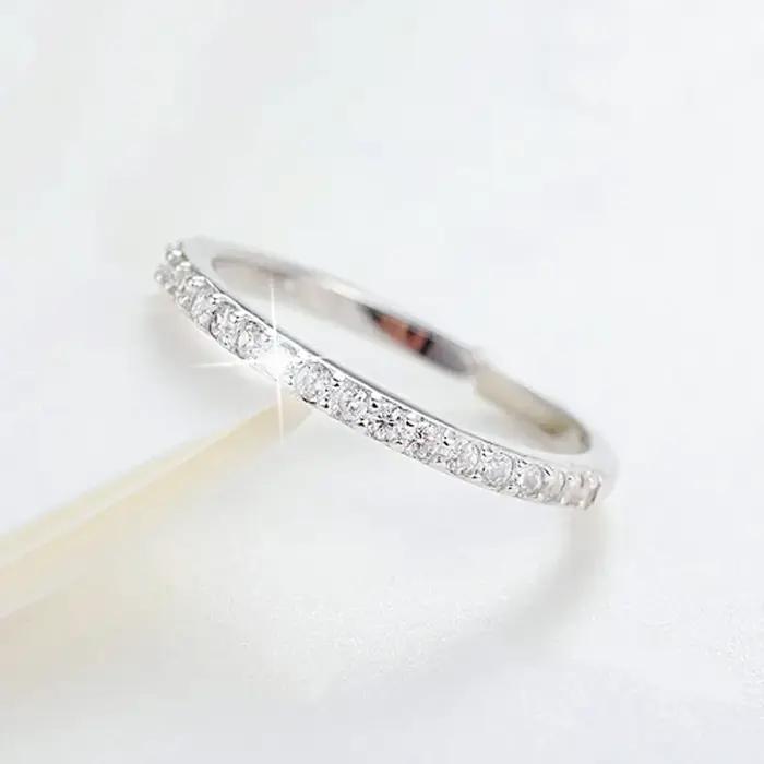 Bague en argent sterling 925 réglable avec rangée de zirconies blanches pour femmes style vintage occasions de soirée