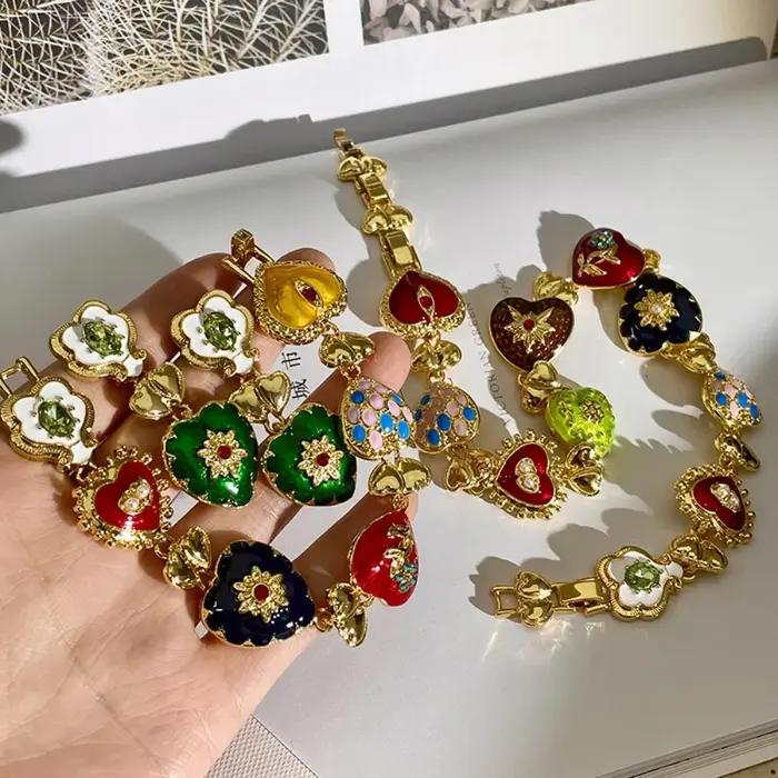 Ensemble de bracelets dorés rétro multicouches pour femmes
