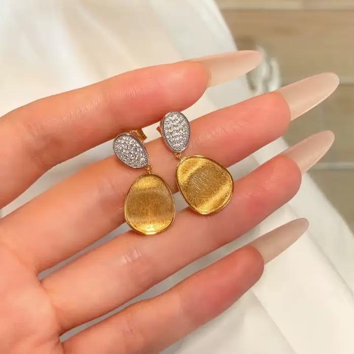 Boucles d'oreilles brossées incrustées de diamants ovales rétro pour femmes, boucles d'oreilles géométriques ondulées brillantes, goujon, conception unique, cadeau de bijoux de fête