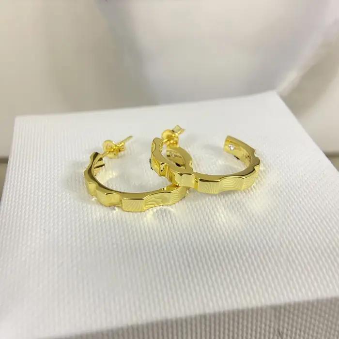 Nouvelles boucles d'oreilles à motif diamant brillant tendance