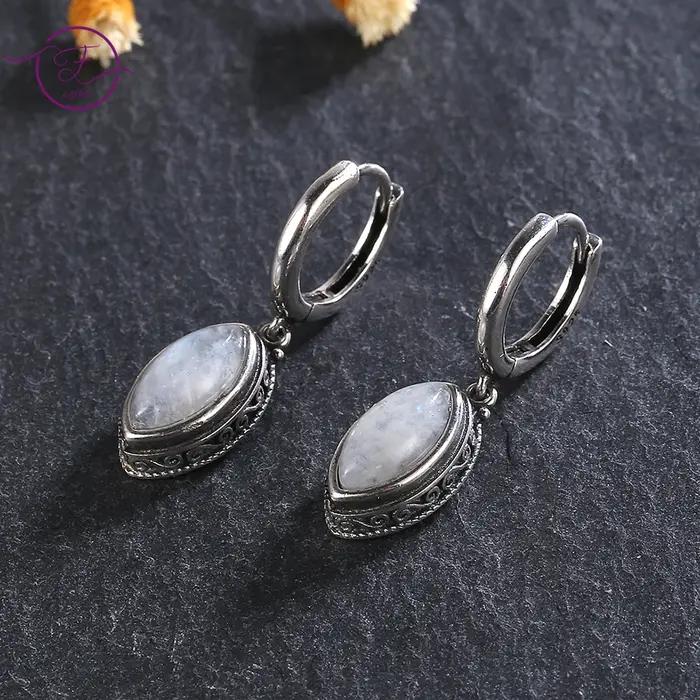 Boucles d'oreilles en pierre de lune naturelle pour femmes élégantes occasions spéciales rétro mode et quotidien