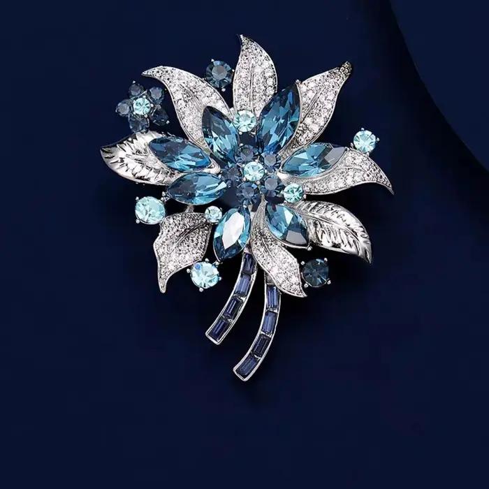 Broche de fleur incrustée de strass de luxe à la mode