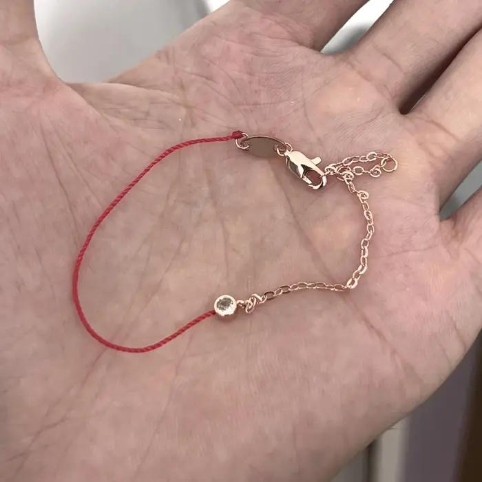 Bracelet élégant et unique en chaîne demi-cordon rouge plaqué or avec diamant
