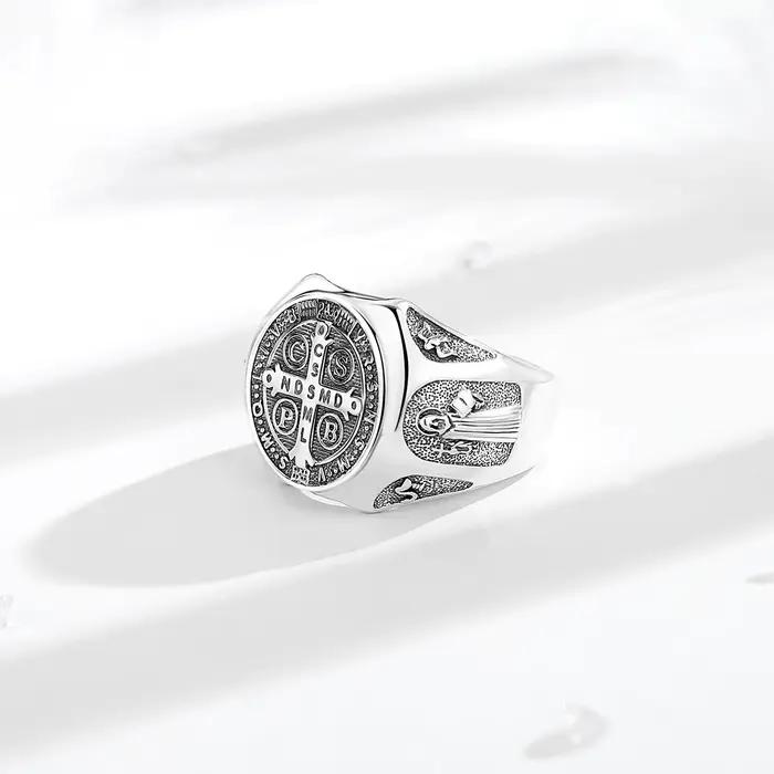 Bague en argent sterling 925 sertie de Saint Benoît pour homme femme protection et sérénité occasions spéciales