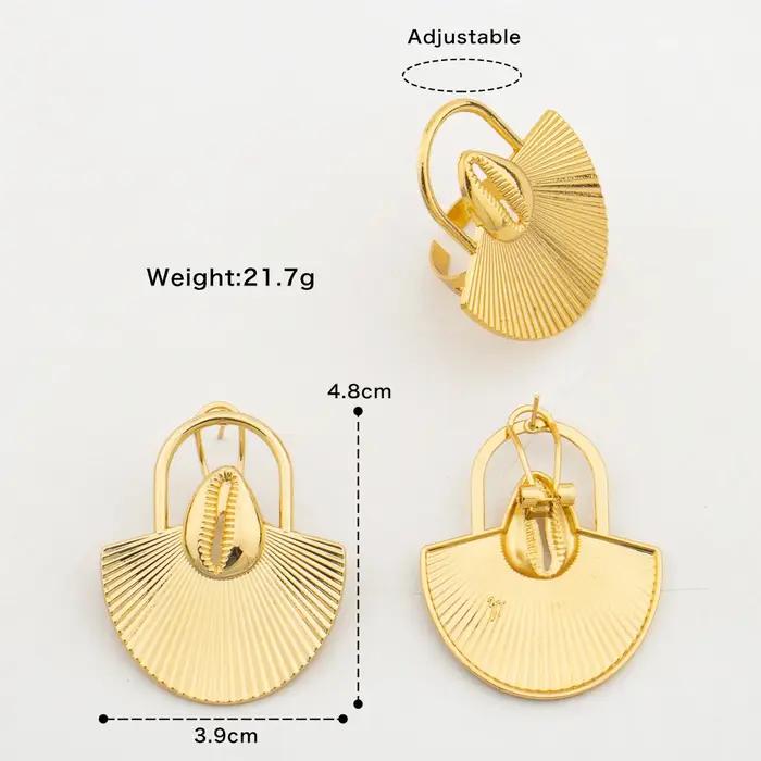 Boucles d'oreilles brésiliennes de couleur or avec bague