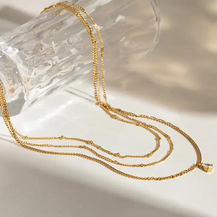 Collier Trois Couches en Acier Inoxydable Plaqué Or 18 Carats avec Pendentif Zircon Pour Femmes Usage Quotidien Soirées Élégantes