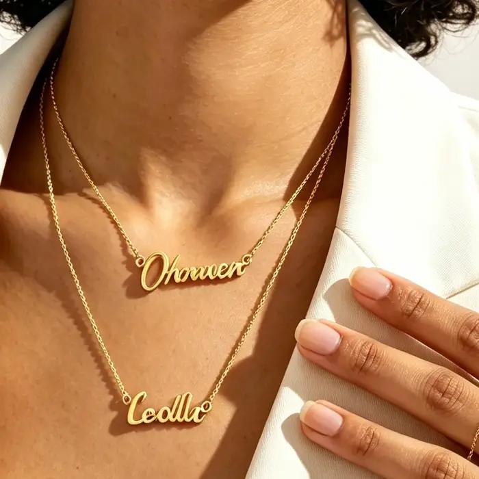 Collier personnalisé avec nom pour femmes et hommes – Pendentif lettre cursive sur mesure