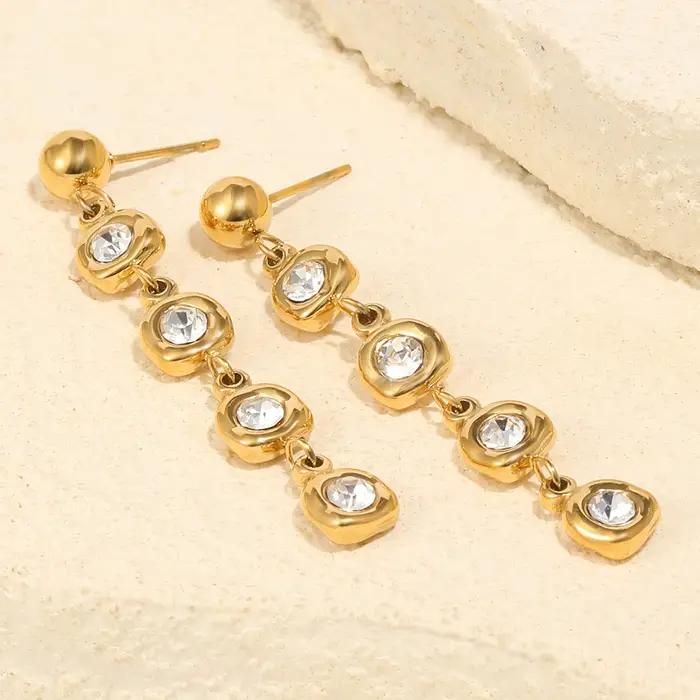 Boucles d'oreilles longues en zircon E.B.belle