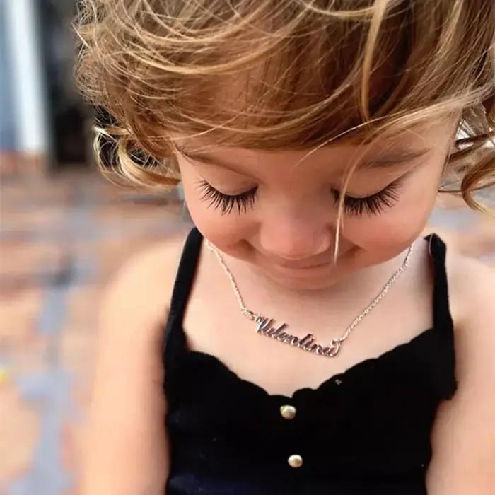 Collier mignon avec nom de bébé pour enfants