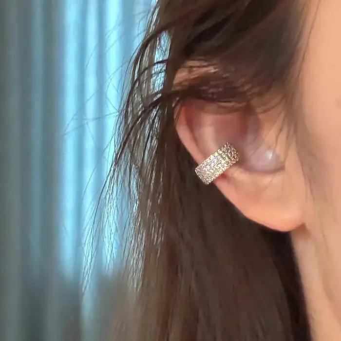 Clip d'oreille en forme de C de luxe entièrement orné de strass pour femmes