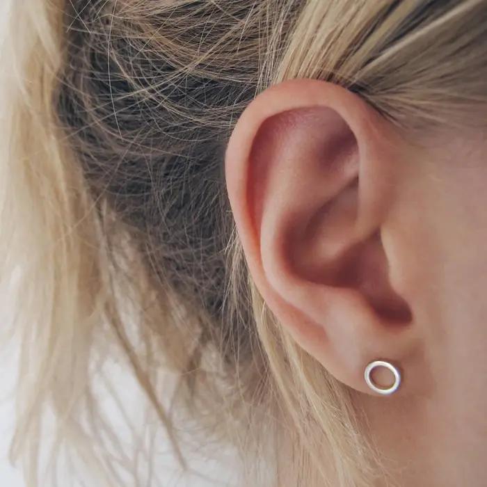 E-manco dames petites boucles d'oreilles rondes épingle de sûreté femmes