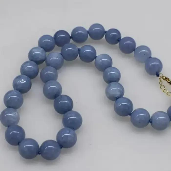 Collier en agate lapis