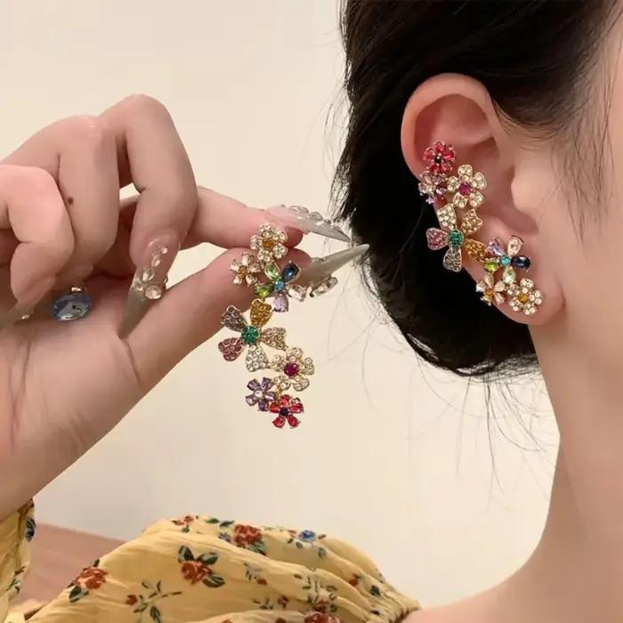 Boucles d'oreilles élégantes et colorées en forme de fleurs