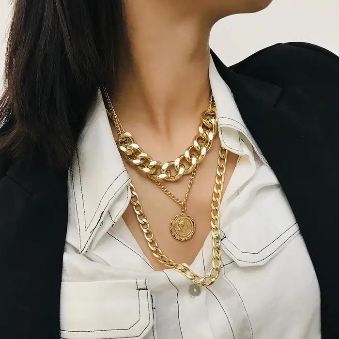Collier bohème multicouche en métal doré pour femme